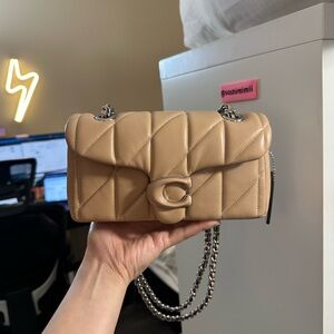 NWOT Coach Quilted Tabby Shoulder Bag 20 With Pillow Quilting - Buff (Beige Tan)